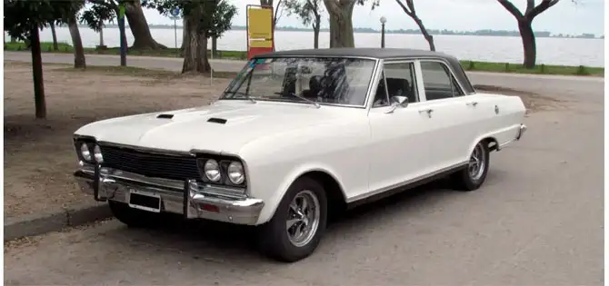 Weißer Oldtimer – beispielhaftes Ankaufsfahrzeug in Tengen